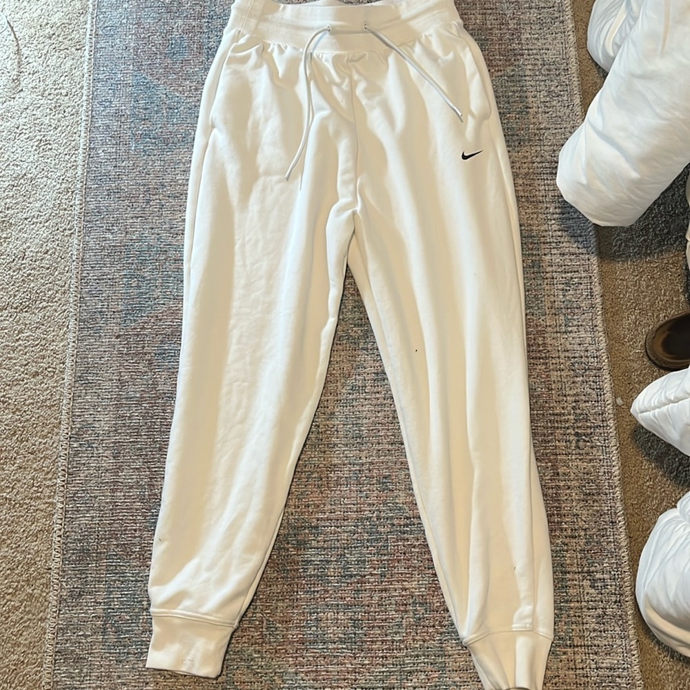 white nike sweats